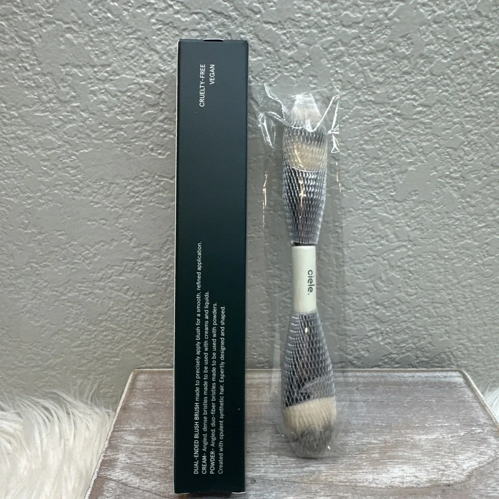 $17 🌙 Ciele Dual-Ended Blush Brush Cruelty-Free Vegan Synthetic SEALED